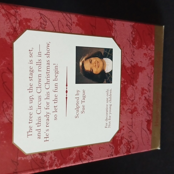 Crayola Hallmark Clownin' Around Ornament Christmas Home Decor Crayon Decor 1999 - Picture 3 of 3